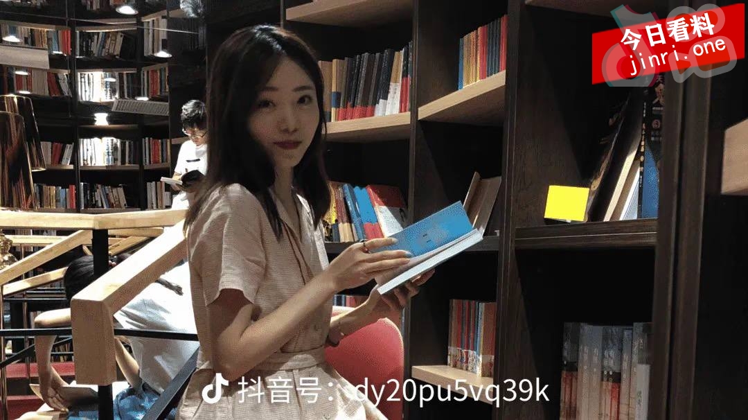 金华职业技术大学商学院女老师 刘徐轶琛 该学生疑似在校网红【摆烂翱】！啪啪视频流出！ (2).jpg